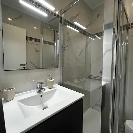Tsonas Apartment